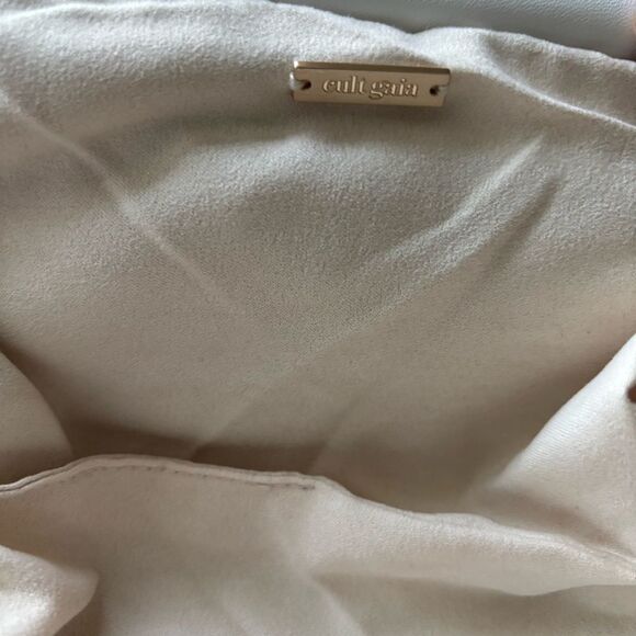 NWOT cult Gaia White Beaded Clutch - Picture 12 of 16